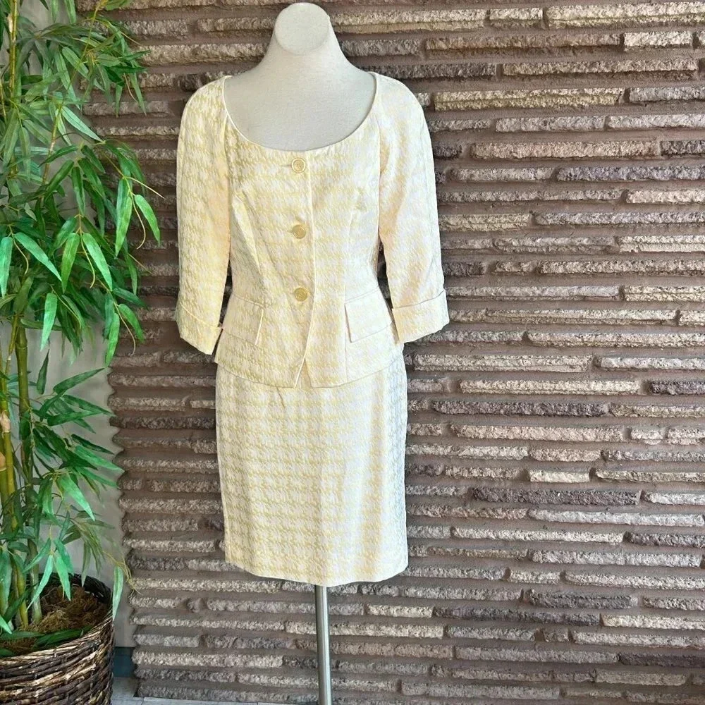 Mackie by Bob Mackie Pale Yellow White Scoop Neck Dressy Suit